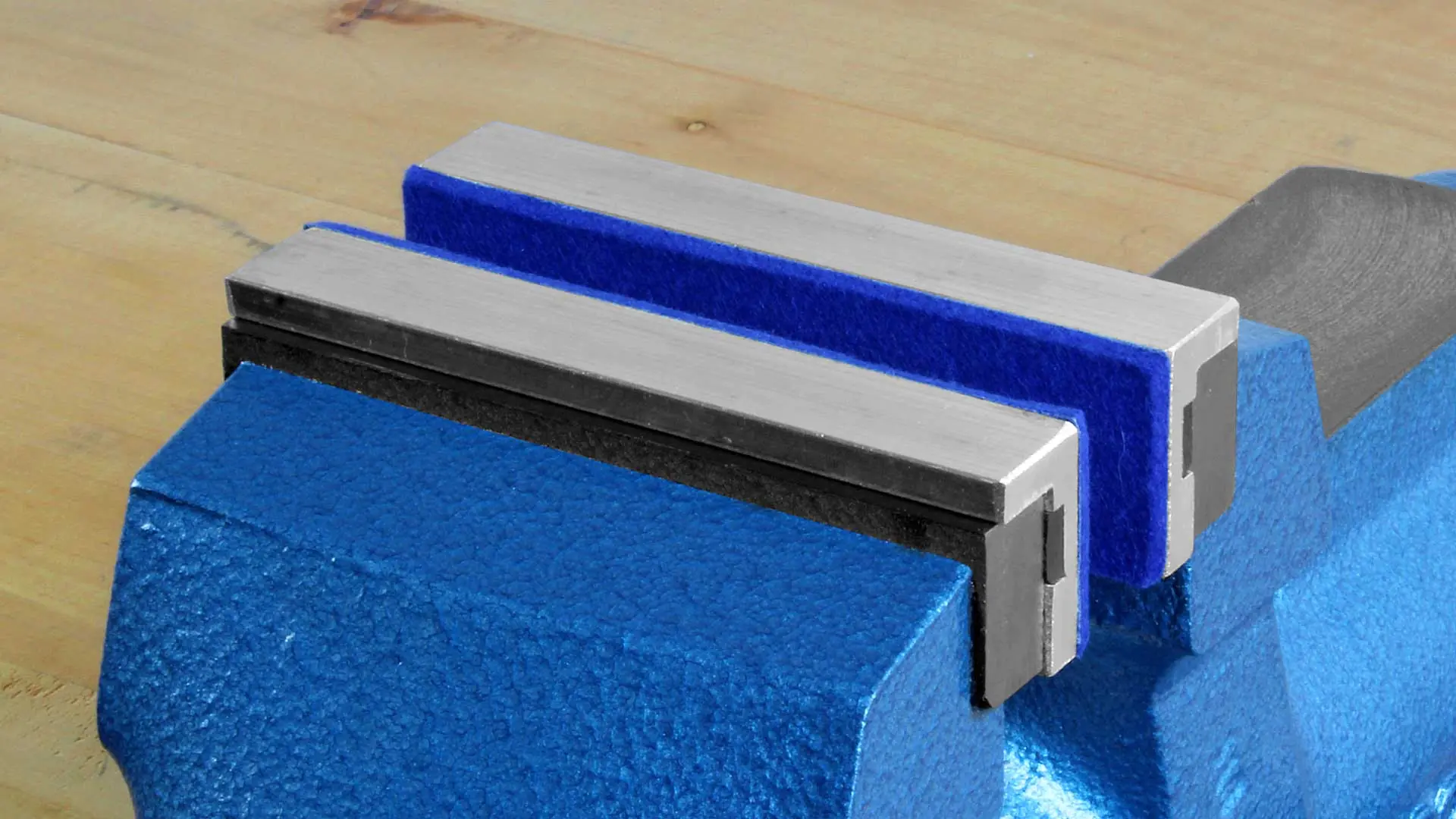 Paar Magnetbacken 125mm aus Aluminium mit Filz belegt fuer schweren Schraubstock YORK