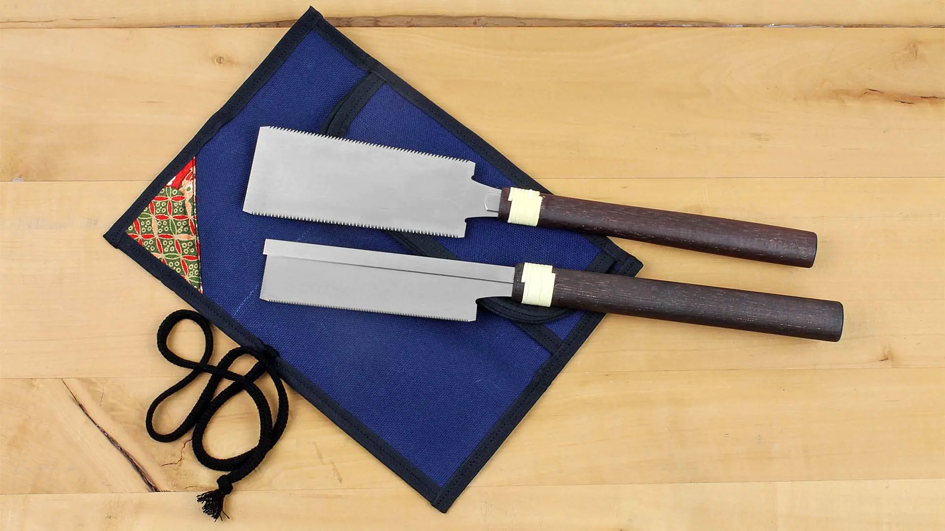 Sägenset, bestehend aus 2 traditionellen Minisägen