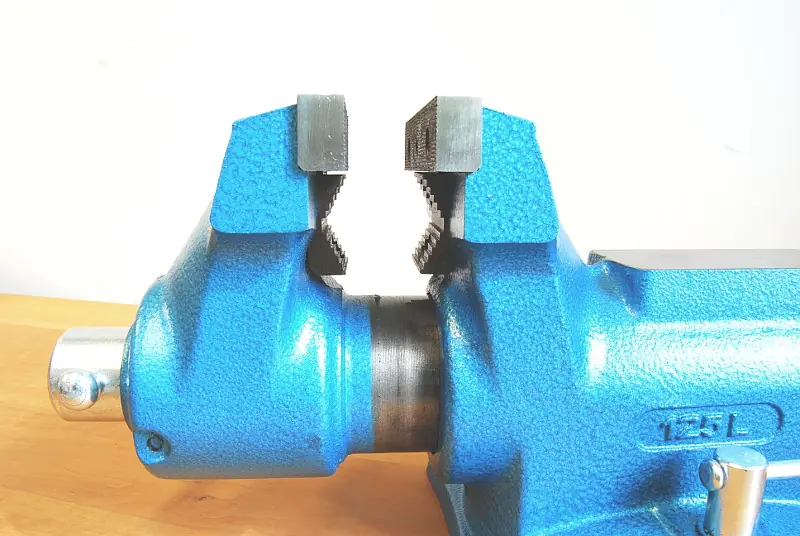 YORK Schraubstock Backenbreite 125 mm mit V-Nut YORK Schraubstock Backenbreite 125 mm mit V-Nut