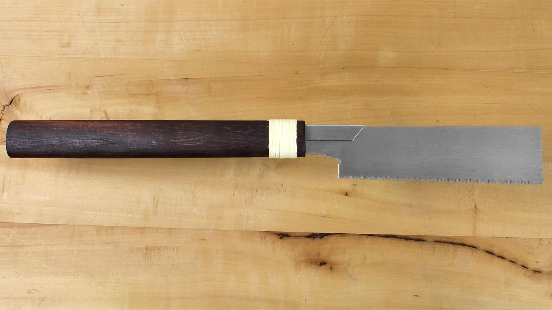 Kleine traditionelle Japanische Kataba mit Holzgriff