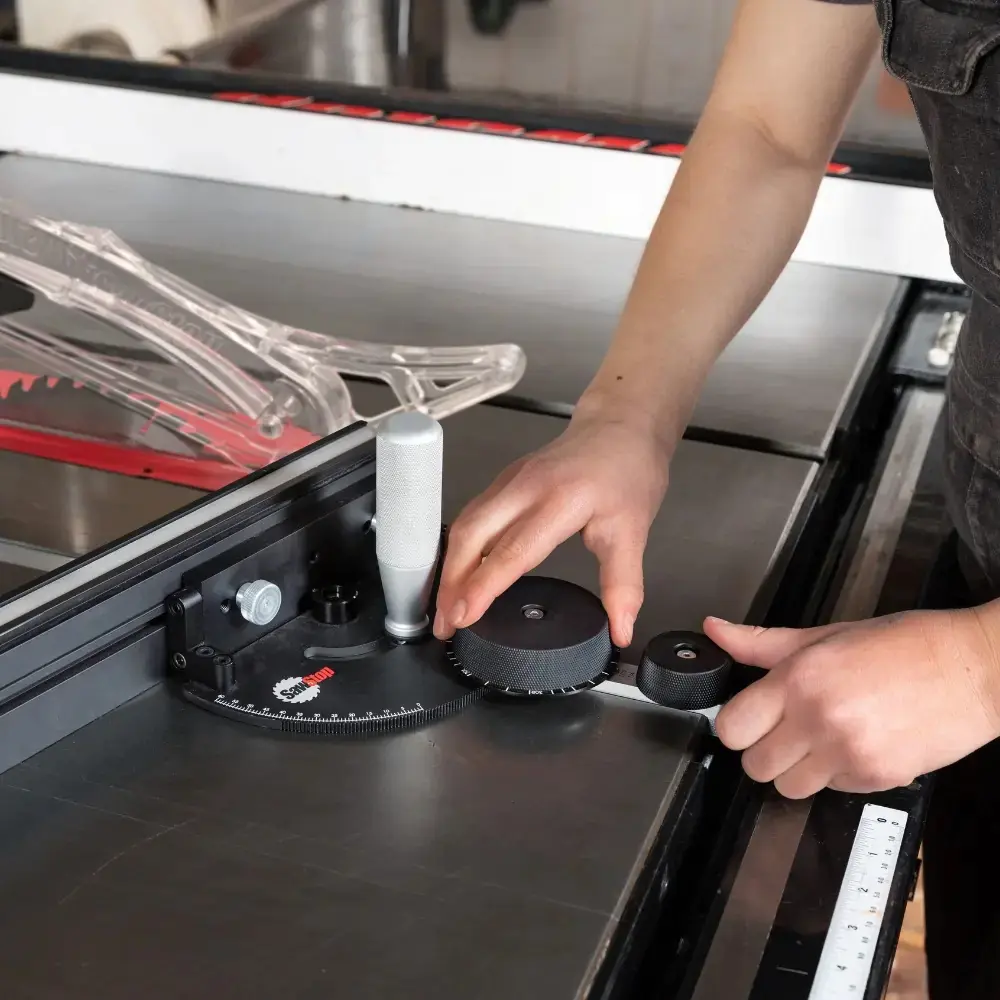 REVOLUTION Winkelanschlag mit Feineinstellung SawStop