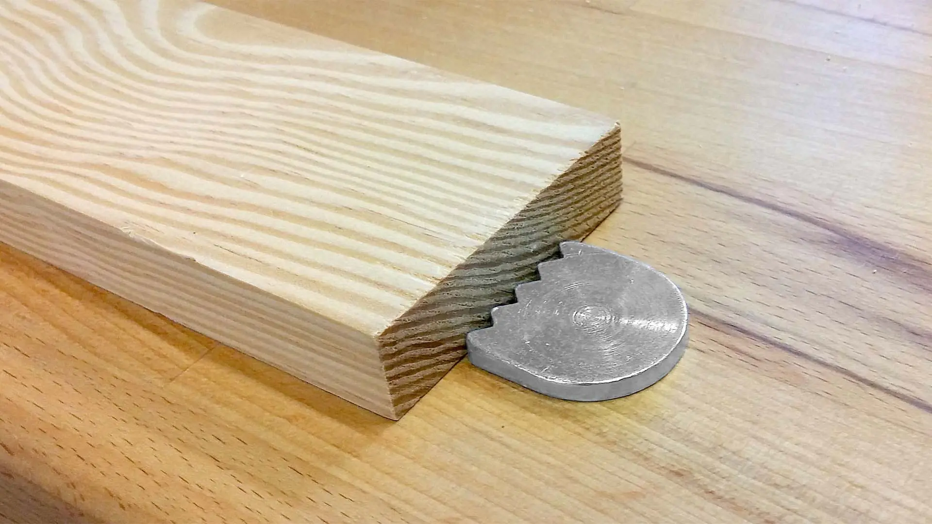 Hobelbankanschlag versenkbar Verstellhoehe 50 mm Hobelbankanschlag versenkbar Verstellhoehe 50 mm