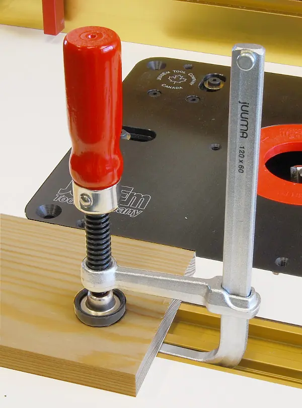 Schraubzwinge fuer Fuehrungsschiene 120/60 mm mit Holzgriff jUUMA Schraubzwinge fuer Fuehrungsschiene 120/60 mm mit Holzgriff jUUMA