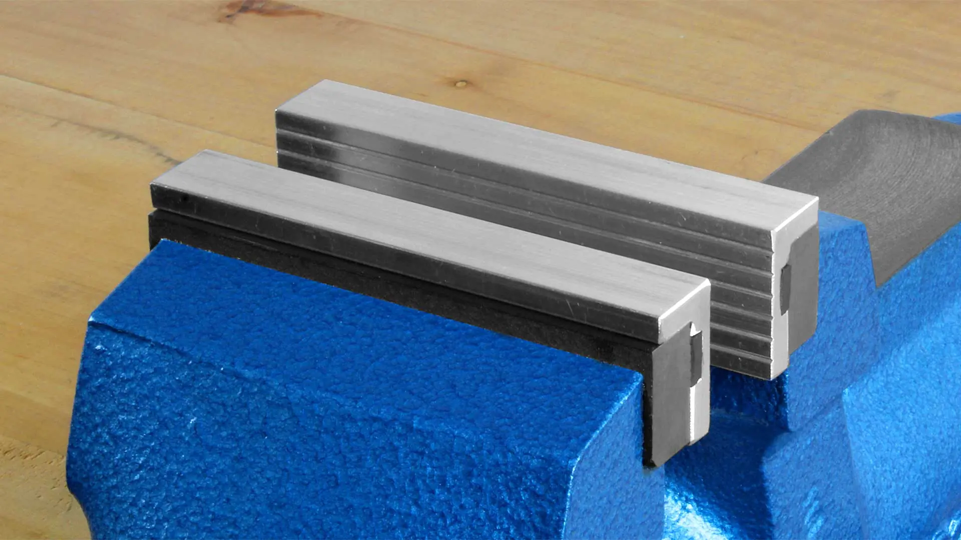 Paar Magnetbacken aus Aluminium Paar Magnetbacken aus Aluminium