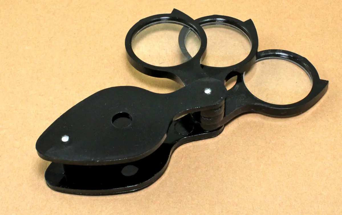 Lupe mit 3 Linsen Lupe mit 3 Linsen