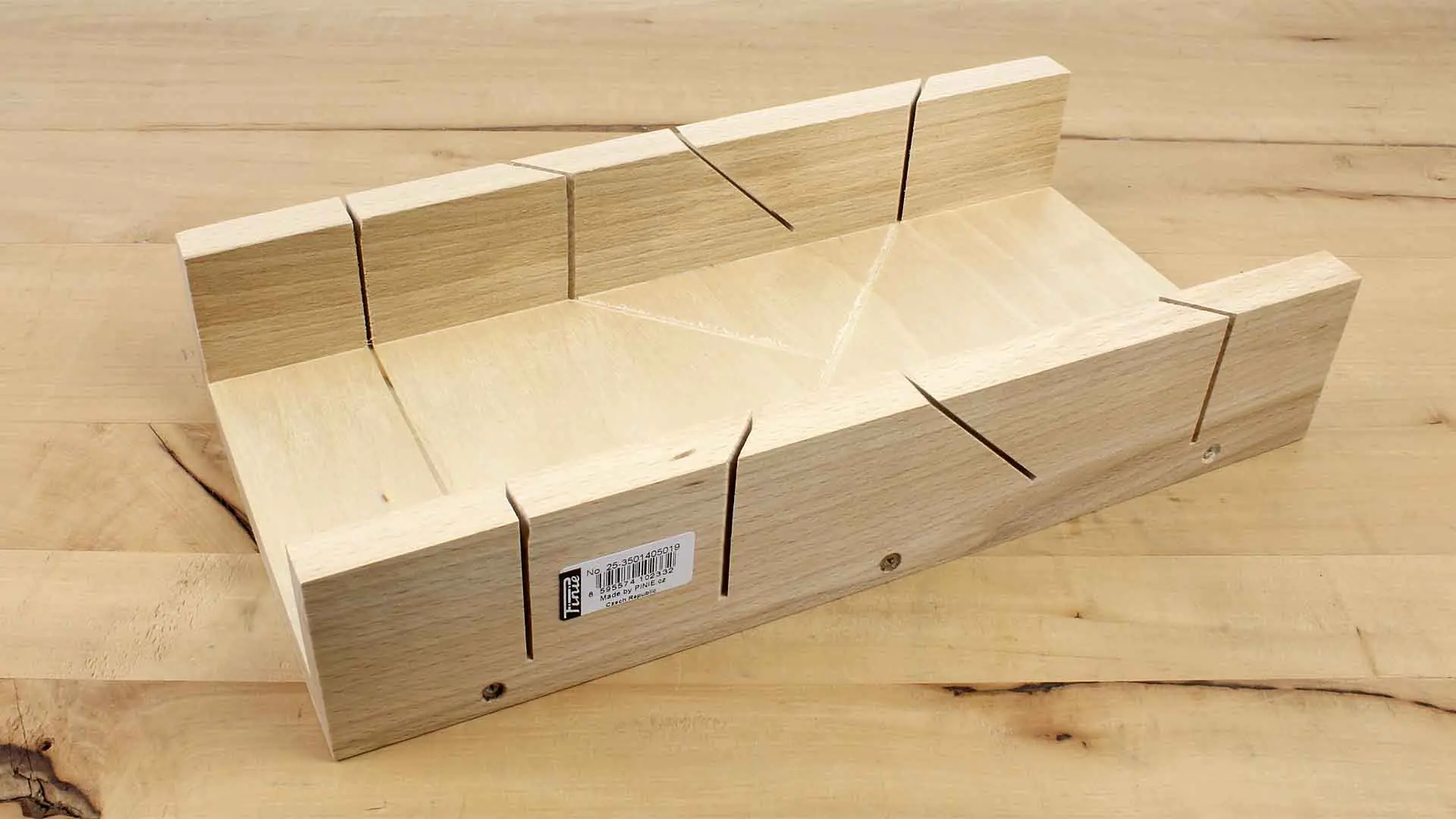 Gehrungsschneidlade Seiten aus Buchenmassivholz, Boden aus Multiplexplatte Birke