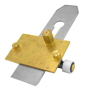 Schärfhilfe Nr. 3 für Eisen mit schräger Schneide von Richard Kell Schärfhilfe Nr. 3 für Eisen mit schräger Schneide von Richard Kell