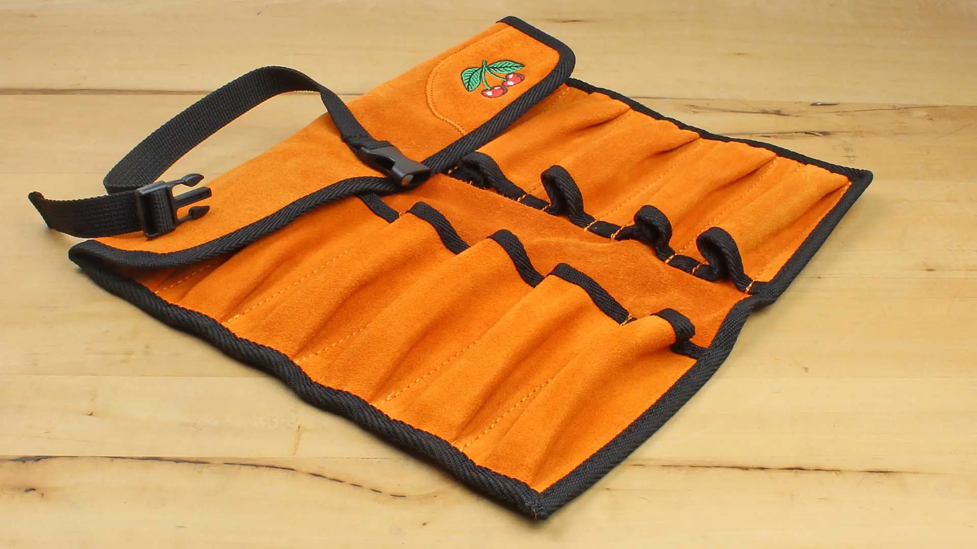 Lederrolltasche von KIRSCHEN mit 12 Ledertaschen Lederrolltasche von KIRSCHEN mit 12 Ledertaschen