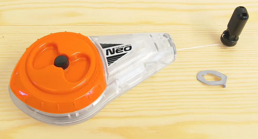 SHINWA Schlagschnurgehäuse mit automatischem Schnureinzug und dünner Schnur SHINWA Schlagschnurgehäuse mit automatischem Schnureinzug und dünner Schnur
