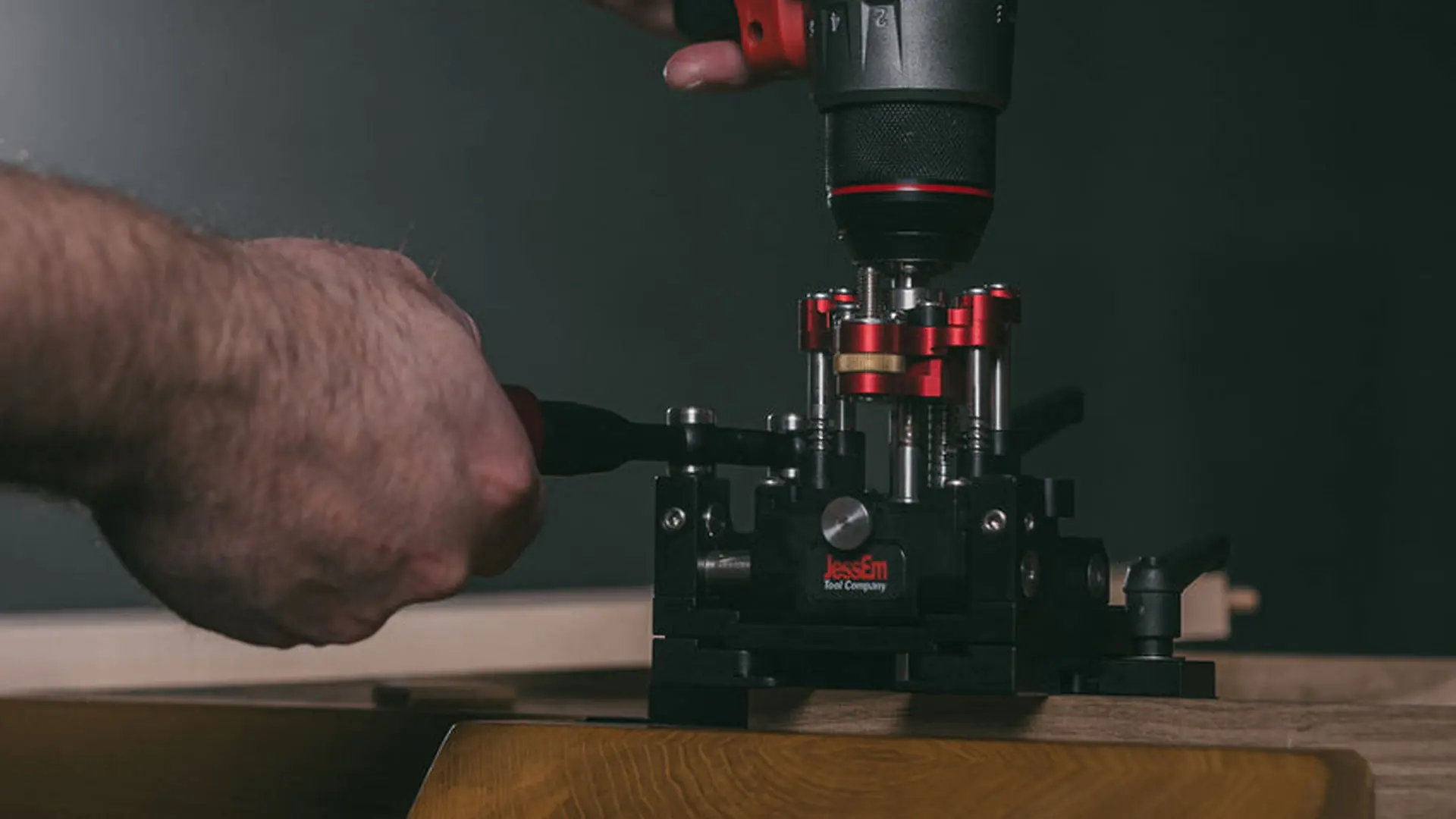 Pocket Mill Pro mit Workstation aus nordischer Birke JESSEM Pocket Mill Pro mit Workstation aus nordischer Birke JESSEM